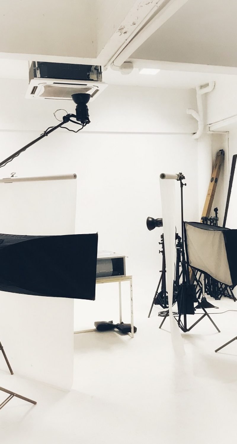 shooting-studio-for-photographer-and-creative-art-FZJWVUE.jpg